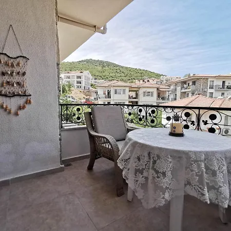 4+1 Spacious With Sea View. 5 Minutes From The Beach *