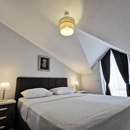 4+1 Spacious With Sea View. 5 Minutes From The Beach *