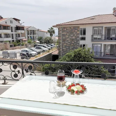 Apartmán 4+1 Spacious With Sea View. 5 Minutes From The Beach *